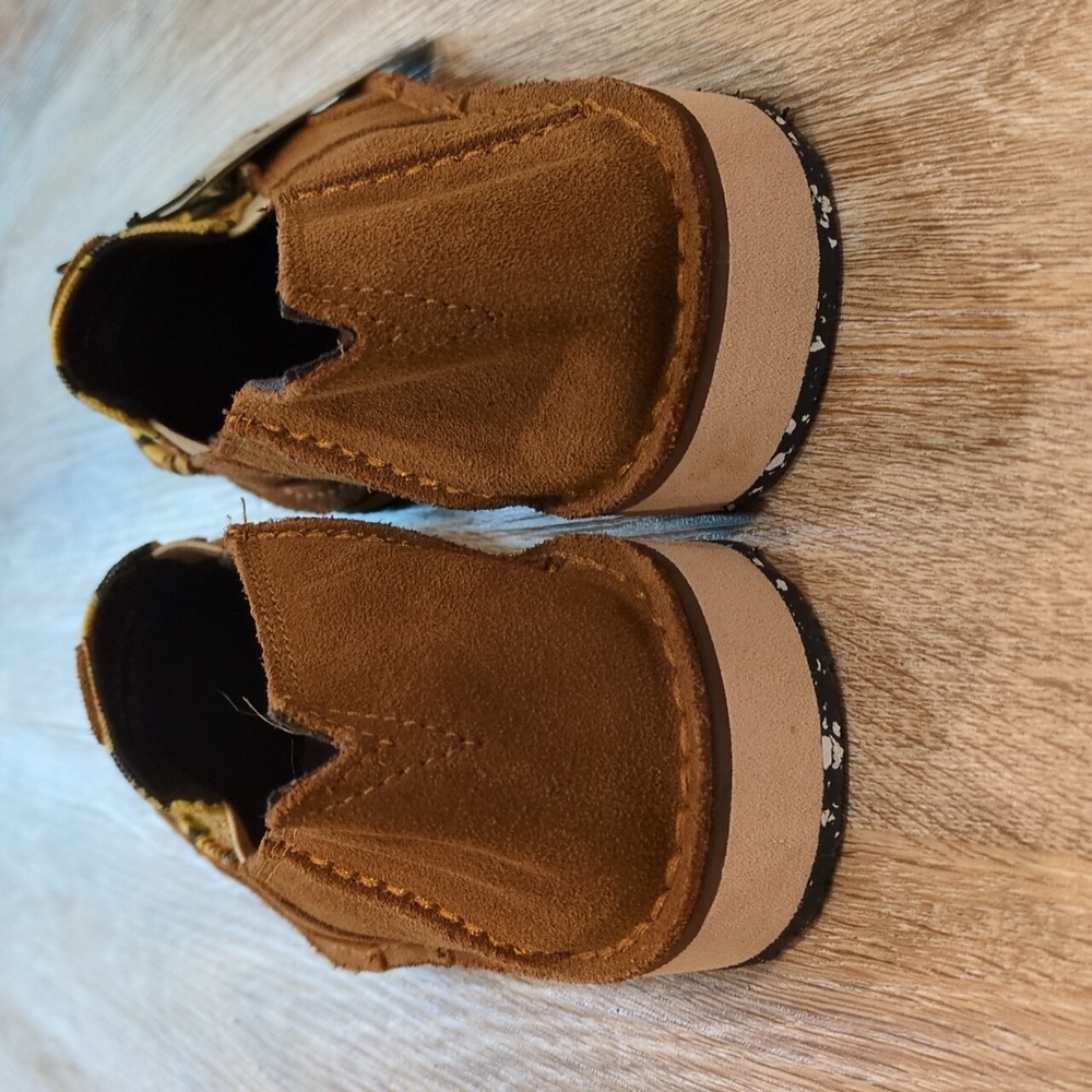 💛🌻 New In Box Ariat Sunflower Patterned Loafers Women's size 7 B 🌻💛 - Picture 4 of 10